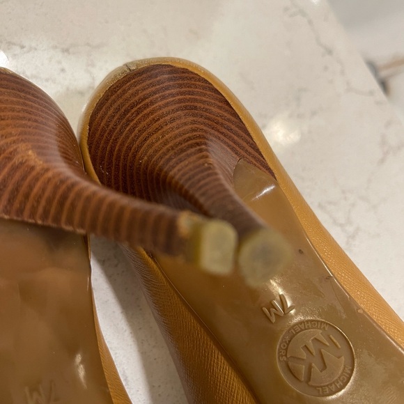 Michael Kors Camel Colored Pumps with Wood Heel - Picture 4 of 4